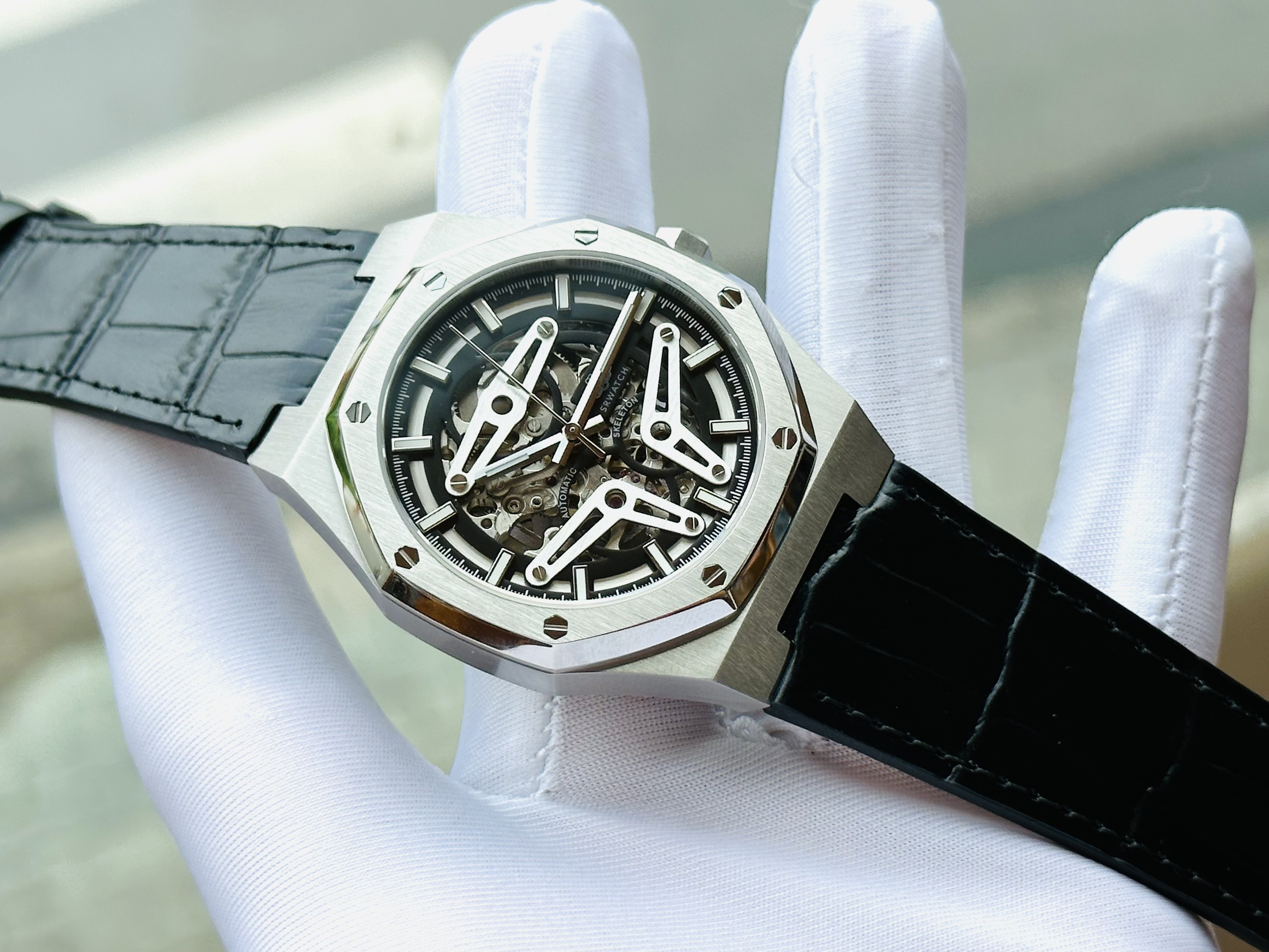 Đồng hồ SRWatch Skeleton SG191914101 - Audemars Piguet  mang đến cho người dùng phong cách mạnh mẽ - sang trọng