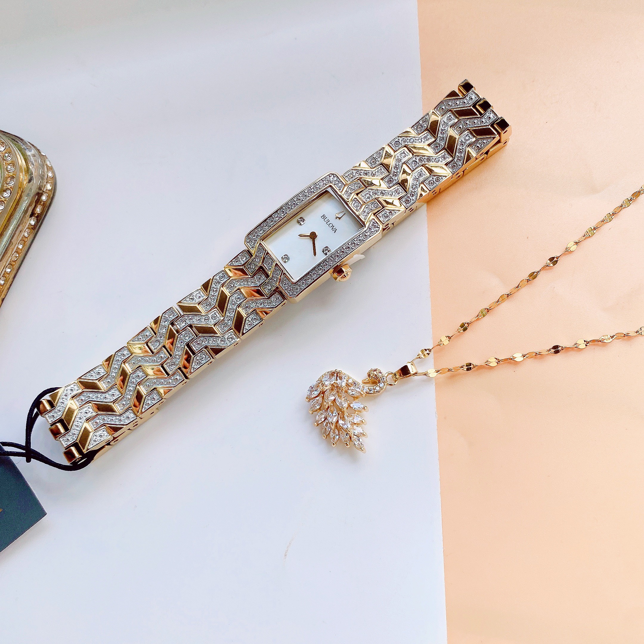 Đồng hồ Bulova 98L301 tông gold sang chảnh  - Bulova Classic Crystal Accented Gold Tone Ladies