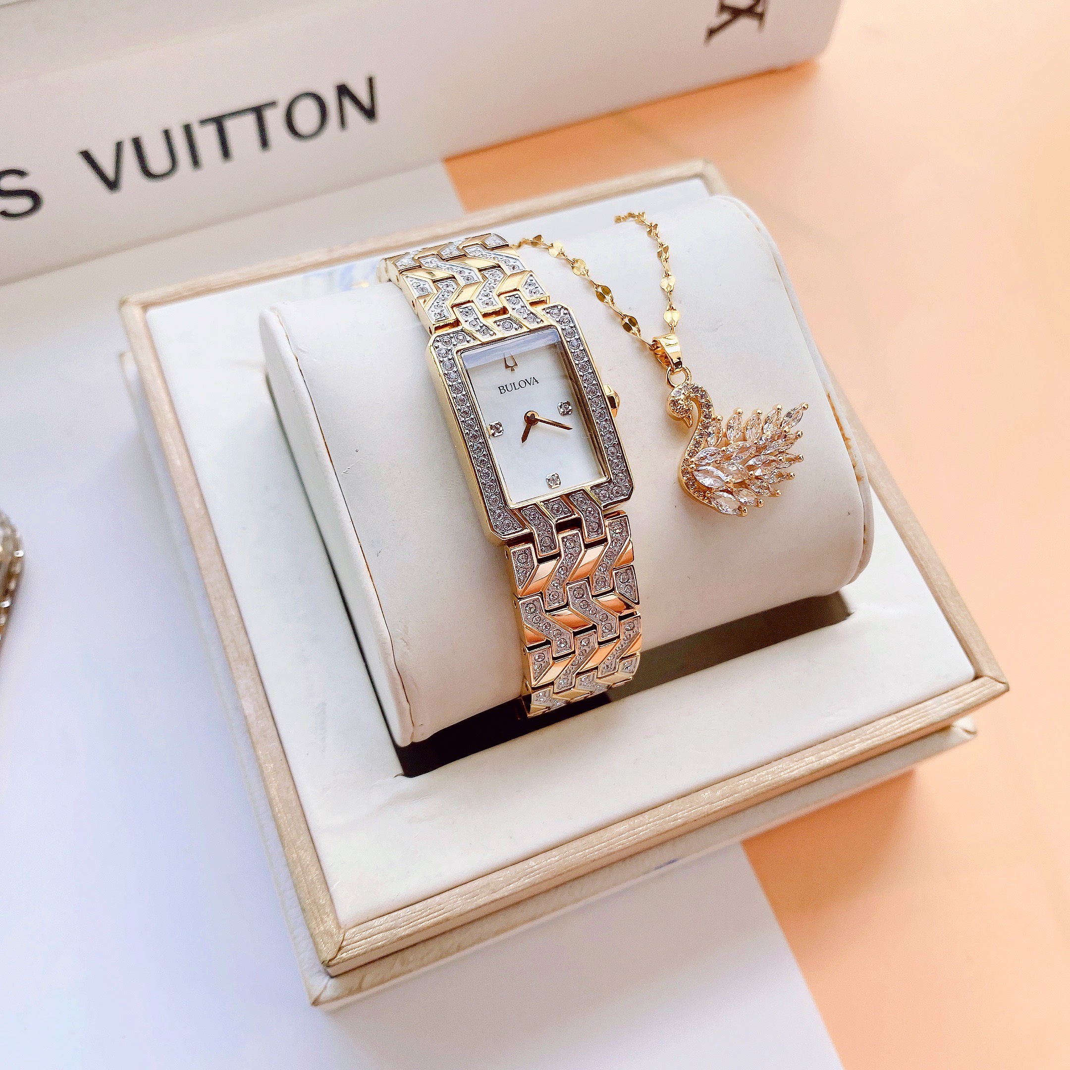 Đồng hồ Bulova 98L301 tông gold sang chảnh  - Bulova Classic Crystal Accented Gold Tone Ladies