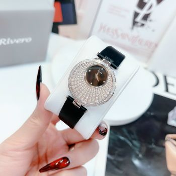 Đồng Hồ Nữ RIVERO 1902 đính đá sáng long lanh và chắc chắn ôm quanh mặt đồng hồ