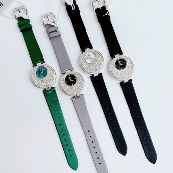 Đồng Hồ Nữ RIVERO 1902 đính đá sáng long lanh và chắc chắn ôm quanh mặt đồng hồ