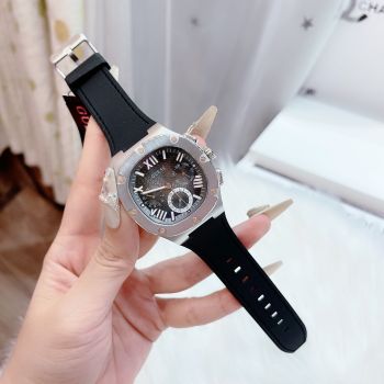 Đồng Hồ Nam Guess GW0571G1 kiểu dáng thể thao lên tay sẽ rất đẹp