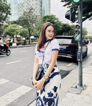 Đồng Hồ Nữ Versace Greca Glam với thiết kế như một bông hoa dành cho các nàng yêu thích các thiết kế  lãng mạn, bay bổng, nhẹ nhàng