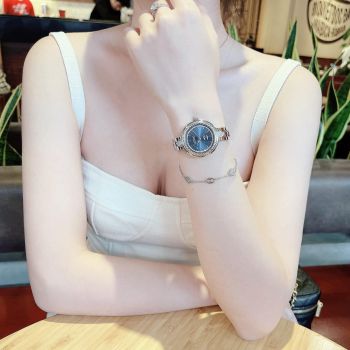 Đồng Hồ Nữ Just Cavalli Snake kèm lắc tay xinh xắn