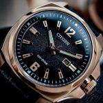 Đồng Hồ Nam Citizen Pin Eco-Drive AW1723-02E Dây Da Vỏ Vàng Hồng Mặt Đen Sapphire