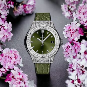 Đồng Hồ Nữ Hublot Quartz 581.NX.8970.LR Classic Fusion 33 chính hãng