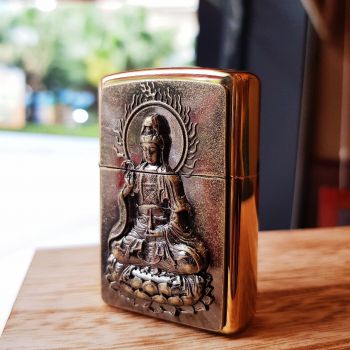 Bật lửa Zippo 252BL066 - mẫu Zippo Phật Quan Âm, đem may mắn cho cả nhà