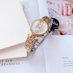Đồng Hồ VERSUS Mặt dial chải tia sắc sảo với logo sư tử tại vị trí 6h