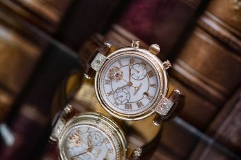 Siêu Phẩm Đồng Hồ Nga Vàng đúc khảm đá quý 2023