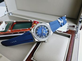 Đồng Hồ Carnival 8107G-VT-DCS-X Mặt dial vân sọc, cùng viền benzen đính đá sang trọng trẻ trung