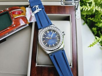 Đồng Hồ Carnival 8107G-VT-DCS-X Mặt dial vân sọc, cùng viền benzen đính đá sang trọng trẻ trung