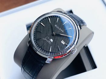 Đồng Hồ Nam Bulova Frank Sinatra 96B360 - Mặt số đồng hồ khá bắt mắt mô phỏng theo cấu trúc dệt vải lanh