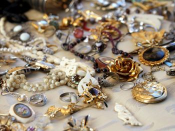 Sưu tầm đồ xưa tại Quảng Bình - Kết nối với quá khứ qua những hiện vật đặc biệt