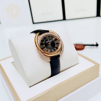 Đồng Hồ Swarovski Duo xinh xắn, nằm trong BST Duo của hãng Swarovski sẽ làm chị em mê mẩn