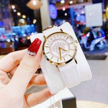 Đồng Hồ Versace V- Essential dây da trắng kết hợp với case gold sang trọng trẻ trung