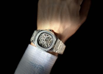 Đồng Hồ Carnival Nautilus 8118G2 New Model đem lại CẢM GIÁC LẤP LÁNH SANG CHẢNH, LÀ KHAO KHÁT CỦA CÁC ANH THUỘC HỆ SHOWBIZ