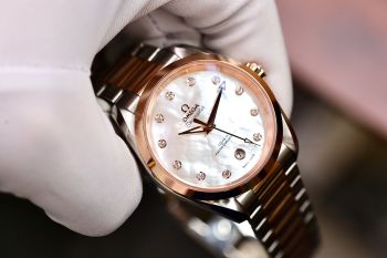 Đồng Hồ Omega Seamaster Aqua Terra Co-Axial Master Chronometer 220.20.38.20.55.001 – Mặt Xà Cừ Khảm Trai, Cọc Kim Cương, Máy Calibre 8800 Thế Hệ Mới
