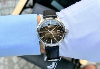Đồng hồ Seiko Presage SARY243 – SSK039J1 Cocktail Time GMT Dial Nâu Sự kết hợp đỉnh cao giữa nghệ thuật Cocktail Time và chức năng GMT hiện đại