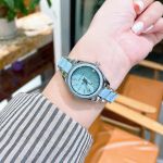 Đồng hồ Anne Klein AK/3212LPRG – Sắc xanh ngọc turquoise thời thượng, chuẩn quý cô hiện đại 2026