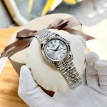 +9 Mẫu Đồng Hồ Carnival 8131L2 – Nữ 31mm Viền Đá, Kính saphire, Mặt Khảm Trai Sang Trọng đầy đủ màu