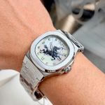 Đồng hồ Carnival 8160G Ngựa mặt vân xà cừ – Phiên bản thép trắng giới hạn Tết Bính Ngọ 2026 dây thép