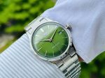 Đánh Giá Đồng Hồ Orient Bambino RA-AC0M09E30B – Mặt Số Xanh Lá Độc Đáo, Vẻ Đẹp Vintage Và Chất Đồng Hồ Cơ Nhật Bản
