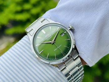 Đánh Giá Đồng Hồ Orient Bambino RA-AC0M09E30B – Mặt Số Xanh Lá Độc Đáo, Vẻ Đẹp Vintage Và Chất Đồng Hồ Cơ Nhật Bản