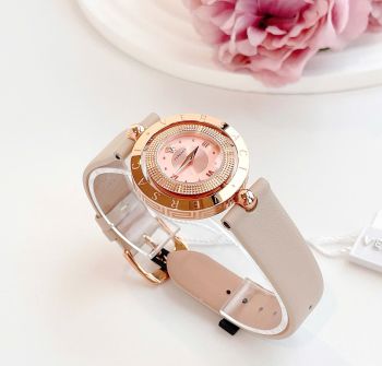 Đồng hồ Versace Eon sắc nude thời thượng - thiết kế mang tính biểu tượng luôn có sức hút bền bỉ theo thời gian