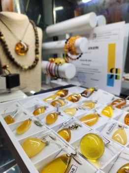 Hành Trình Hổ Phách Vũ Anh – Từ Niềm Đam Mê Đến Thương Hiệu Uy Tín