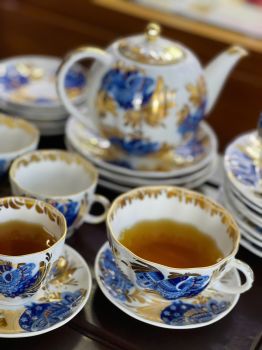 Bộ Ấm Chén Uống Trà Hoàng Gia Liên Xô Vẽ Thủ Công – Tinh Hoa Gốm Sứ và Hồn Dân Tộc Nga