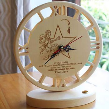 Đồng Hồ để bàn in logo chuyên nghiệp