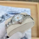 Đồng hồ nữ Citizen Eco-Drive FE1236-62D – Sang trọng, tinh tế với mặt xà cừ và dây đính pha lê