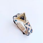 ĐỒNG HỒ GUESS ANIMAL PRINT LEATHER WATCH – MẶT TAM GIÁC ĐÍNH ĐÁ, DÂY DA HỌA TIẾT BÁO SANG TRỌNG bộ sưu tập mới 2025