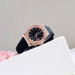 Đồng Hồ Carnival 8173L-VH-DCS-D – Mẫu 32mm Sang Trọng Với Thiết Kế Cảm Hứng Từ Thời Trang Cao Cấp