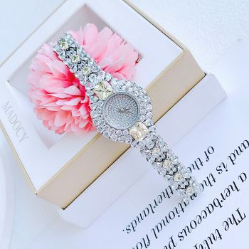 Đồng Hồ Royal Crown Nữ 2025 – Biểu Tượng Vương Giả Cho Phái Đẹp