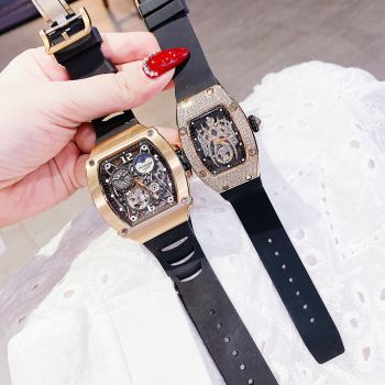 Đồng hồ đôi HANBORO BY HUBOLER – Cặp đôi đồng hồ nội địa nổi bật và được chú ý nhất năm nay