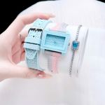 Đồng Hồ Guess 2025 – Thiết Kế Mặt Vuông Cá Tính, Dây Silicon Thời Trang