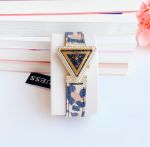 ĐỒNG HỒ GUESS ANIMAL PRINT LEATHER WATCH – MẶT TAM GIÁC ĐÍNH ĐÁ, DÂY DA HỌA TIẾT BÁO SANG TRỌNG bộ sưu tập mới 2025