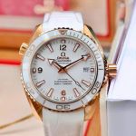 Đồng hồ Omega Seamaster Planet Ocean CeraGold “Saint Moritz” 42mm 232.63.42.21.04.001 – Lặn 600m, sang trọng tuyệt đỉnh trên nền Ceramic trắng
