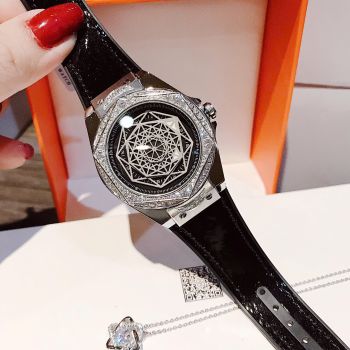 Đồng Hồ Hanboro 674 – Siêu Phẩm Hoạ Tiết Vũ Trụ Độc Đáo, Sang Trọng và Thời Thượng