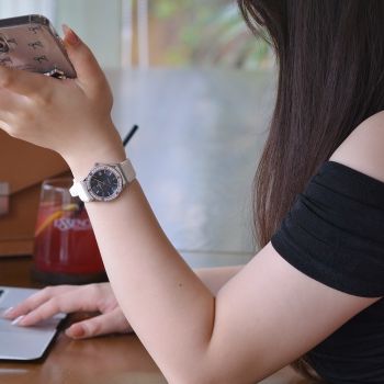 Đồng hồ Carnival 8168L2-VT-DCS-DK1 – Sang trọng, trẻ trung và hiện đại