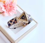 ĐỒNG HỒ GUESS ANIMAL PRINT LEATHER WATCH – MẶT TAM GIÁC ĐÍNH ĐÁ, DÂY DA HỌA TIẾT BÁO SANG TRỌNG bộ sưu tập mới 2025