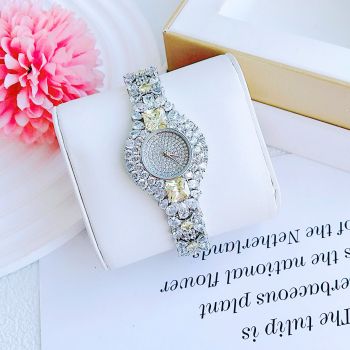 Đồng Hồ Royal Crown Nữ 2025 – Biểu Tượng Vương Giả Cho Phái Đẹp