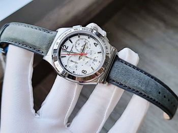 Đồng hồ Salvatore Ferragamo 1898 Sport Chronograph – Sự Kết Hợp Giữa Thời Trang Ý và Công Nghệ Thụy Sĩ