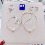 Chuỗi dây chuyền Ngọc Trai 252NT012, kèm khuyên tai chuôi bạc, nhẫn và hoa tai thời trang cao cấp