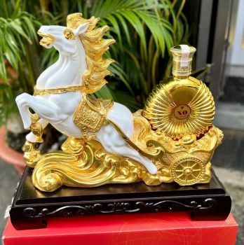 Kệ Ngựa Kéo Xe Vàng + Rượu Brandy XO 700ml 40% France