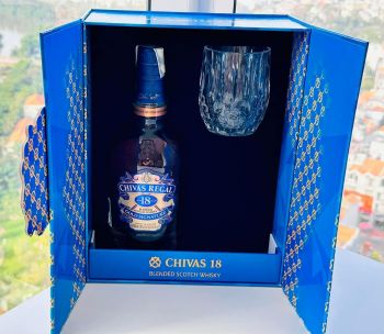 HỘP QUÀ TẾT CHIVAS 18 GOLD SIGNATURE 2024