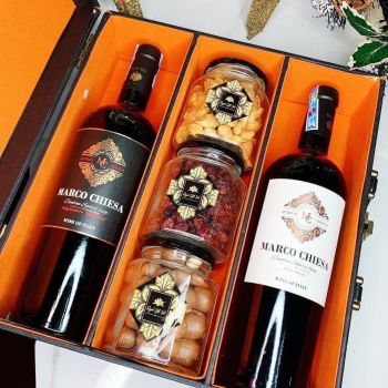 Set 2 chai vang Ý Marco Chiesa - Ngọt ngào như tình chàng ý thiếp