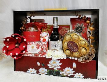 Hộp Quà Tết Sang Trọng - Hòa Mình Trong Không Gian Ấm Áp của Mùa Xuân Đủ Đầy - SET2509