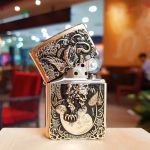 Bật lửa Zippo Kỳ lân ngậm kim tiền – Biểu tượng tài lộc và may mắn